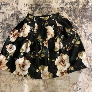 High waisted, Flare skirt